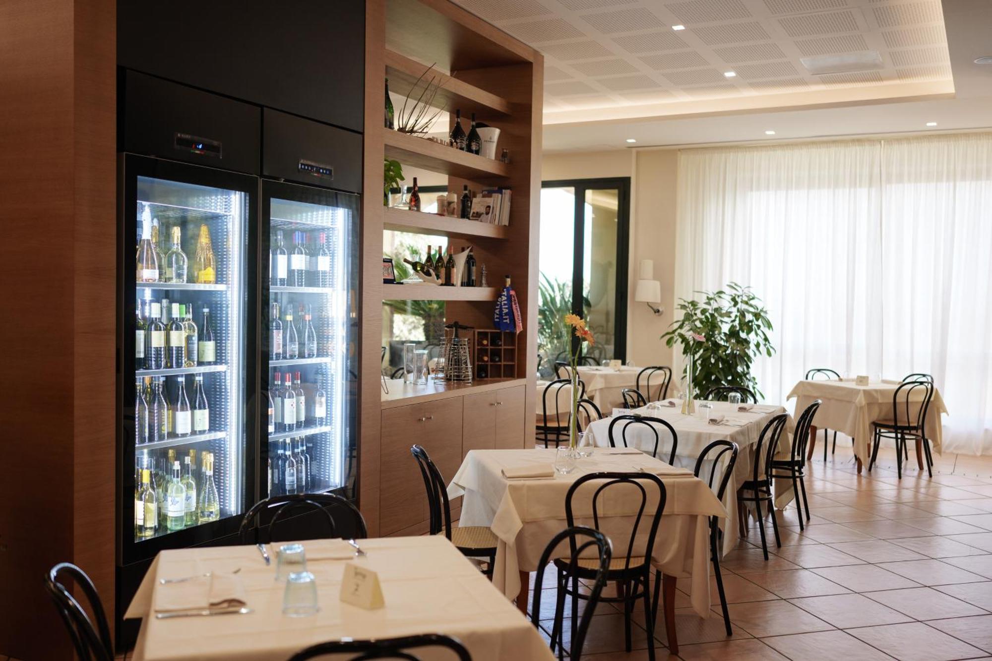 Hotel Ristorante Da Tonino Recanati Exteriér fotografie